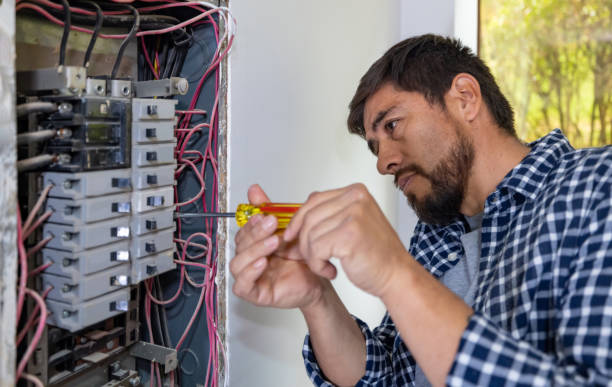 Best Circuit Breaker Installation and Repair  in Plantation, FL